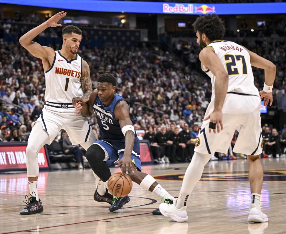 反而指出琼 反而指出琼